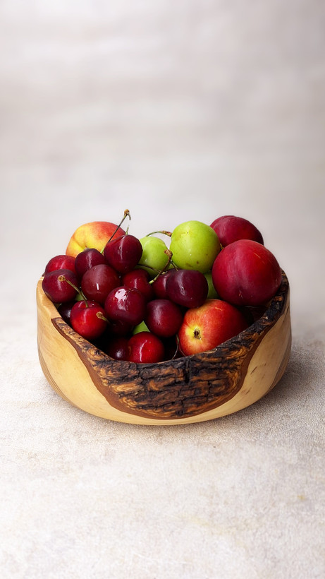 کاسه چوبی دفُرمه و لبه پوستی