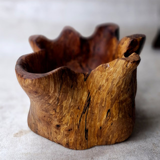 میوه خوری دفُرمه رستیک چوبی