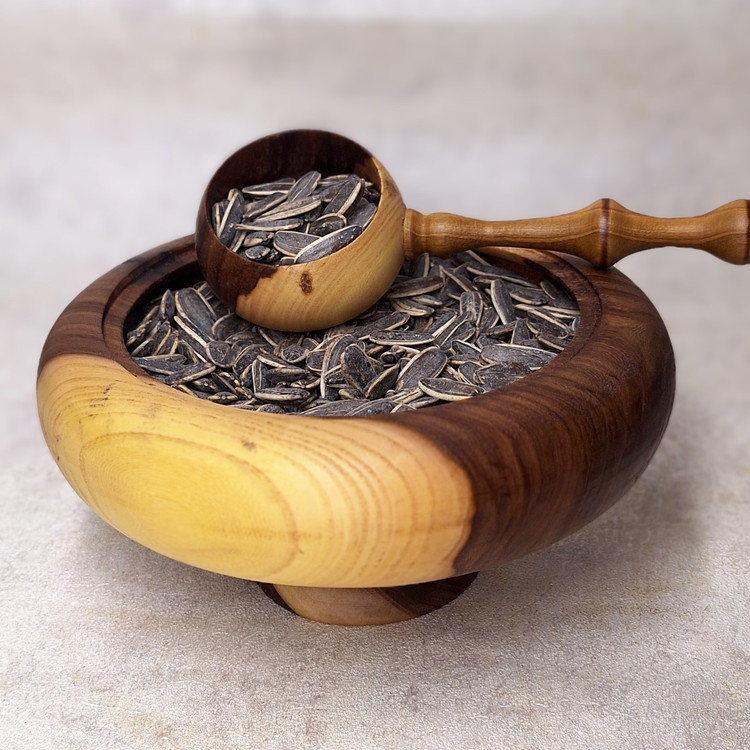 آجیل خوری دردار و پایه کوتاه چوبی