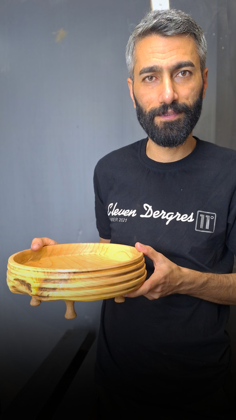 شیرینی خوری پایه دار چوبی با ۴ عدد پایه کوتاه از جنس چوب گردو