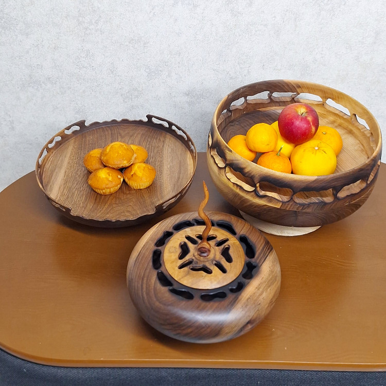 سرویس پذیرایی چوبی پایه دار و طرح دار با چوب گردو