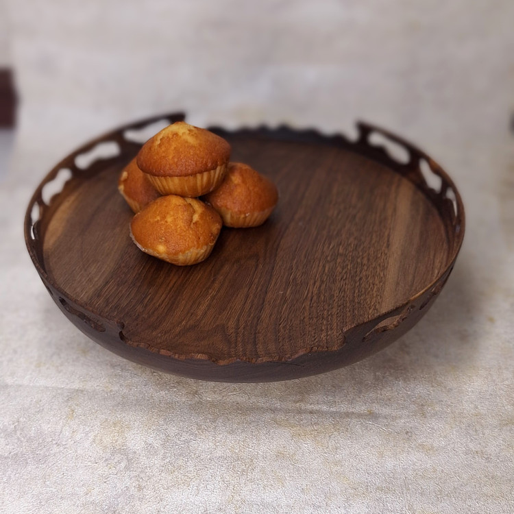 سرویس پذیرایی چوبی پایه دار و طرح دار با چوب گردو